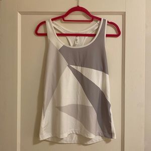 Under Armour running shirt : Size M